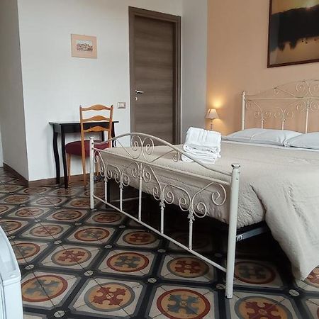 Onlyrooms III - Piazza Jenne Cagliari Kültér fotó