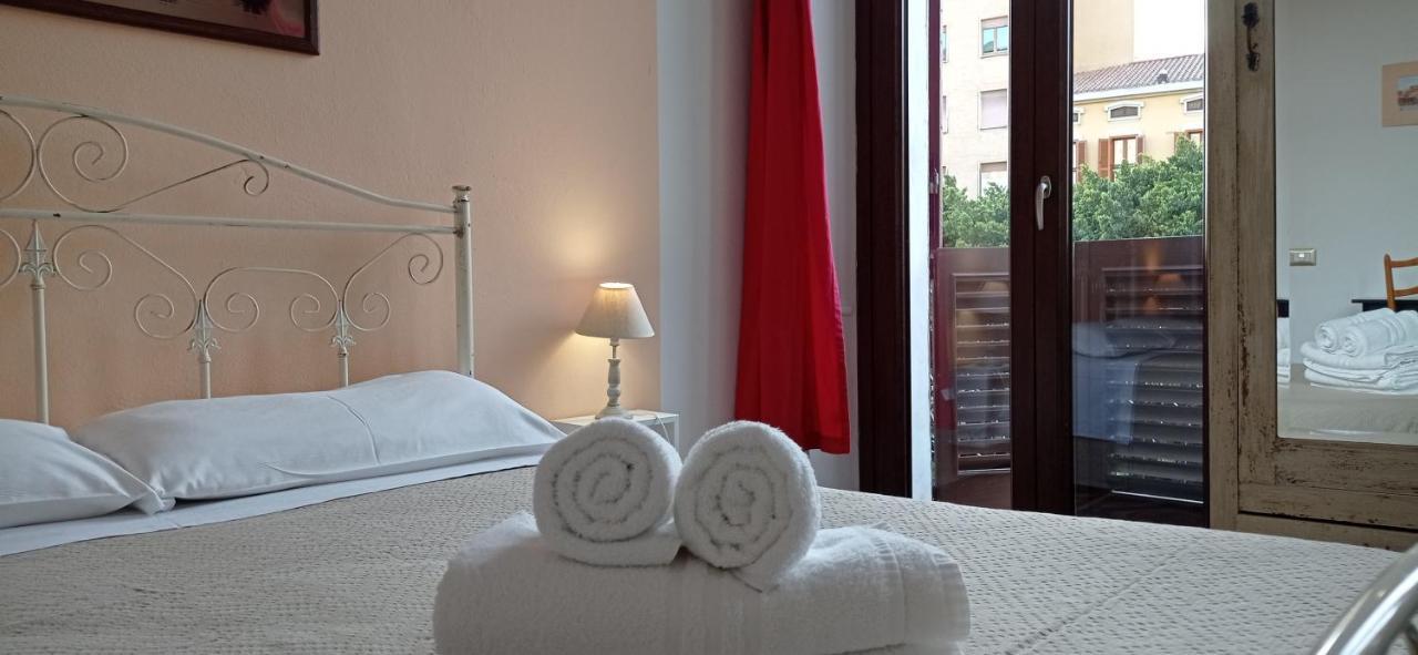 Onlyrooms III - Piazza Jenne Cagliari Kültér fotó