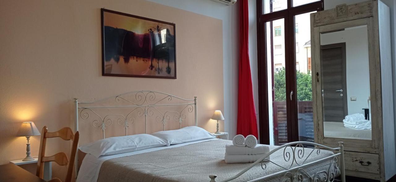 Onlyrooms III - Piazza Jenne Cagliari Kültér fotó