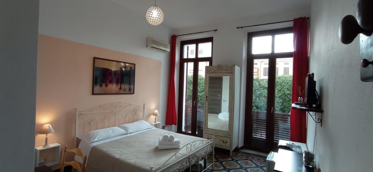 Onlyrooms III - Piazza Jenne Cagliari Kültér fotó