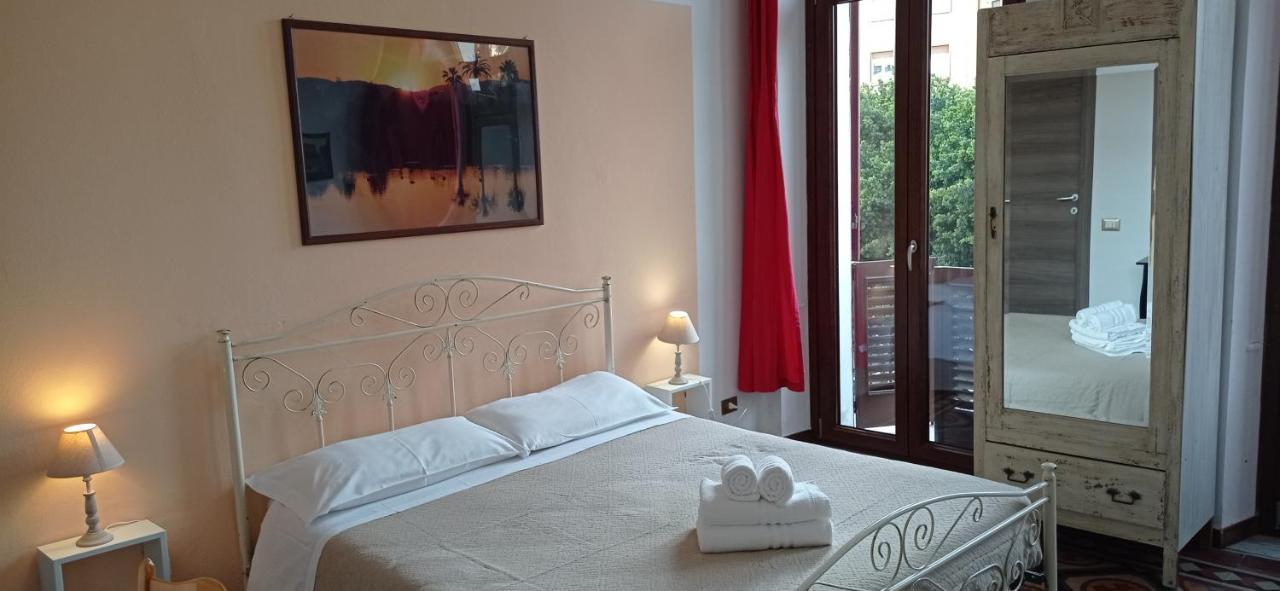 Onlyrooms III - Piazza Jenne Cagliari Kültér fotó