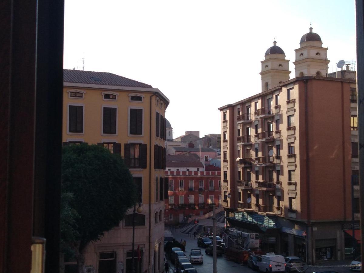 Onlyrooms III - Piazza Jenne Cagliari Kültér fotó